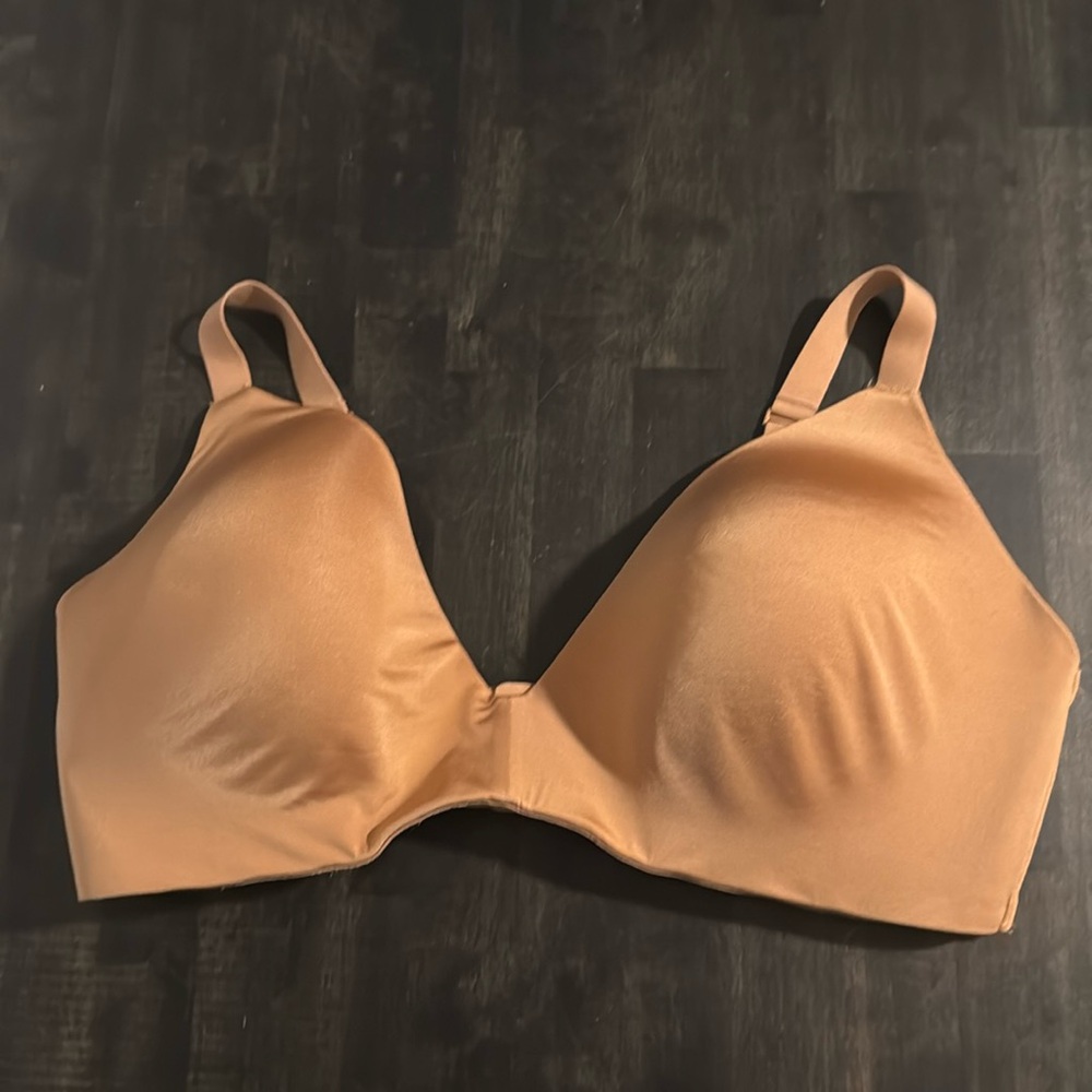 Skims Tan Wireless Bra Size 42DD